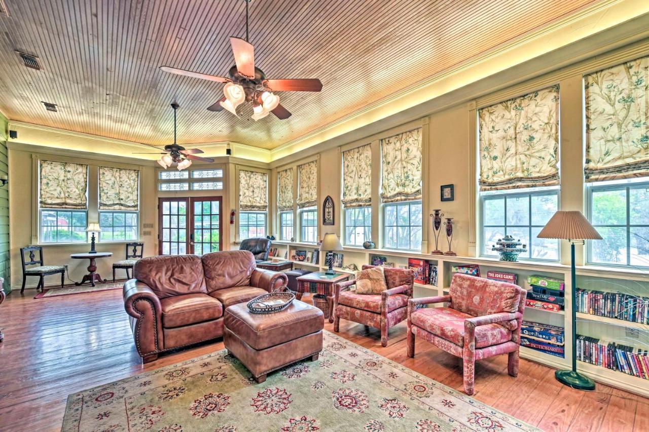 The Lilly House Historic Glen Rose Home With Porch! Exteriör bild
