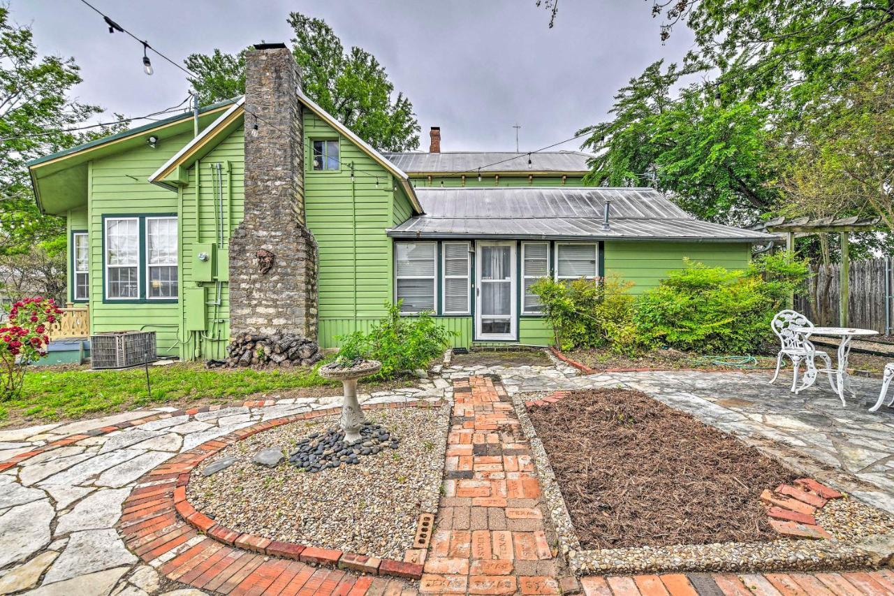 The Lilly House Historic Glen Rose Home With Porch! Exteriör bild